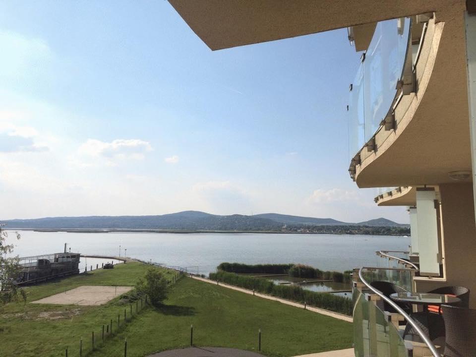 Vízparti wellness apartman Velence Exterior foto